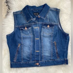 Denim vest, NWT.